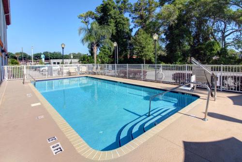holiday inn express and suites silver springs ocala