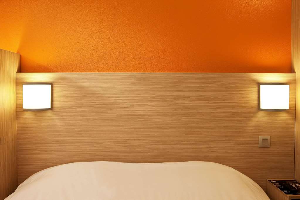 premiere classe valenciennes ouest petite foret hotel