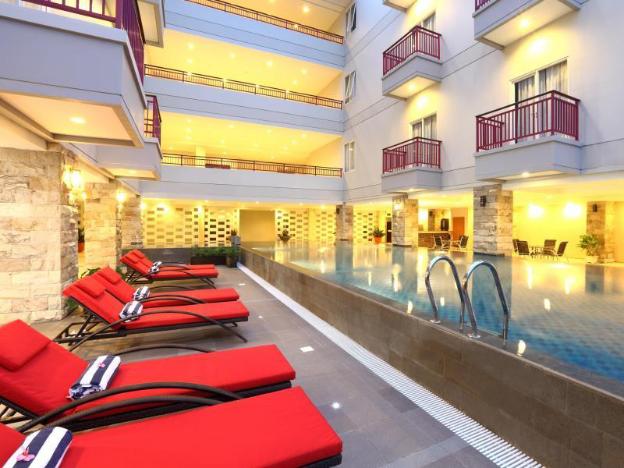 lombok plaza hotel and convention
