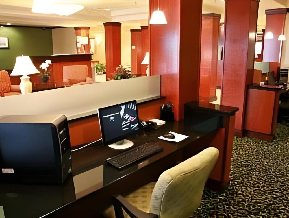 fairfield inn and suites by marriott toledo north