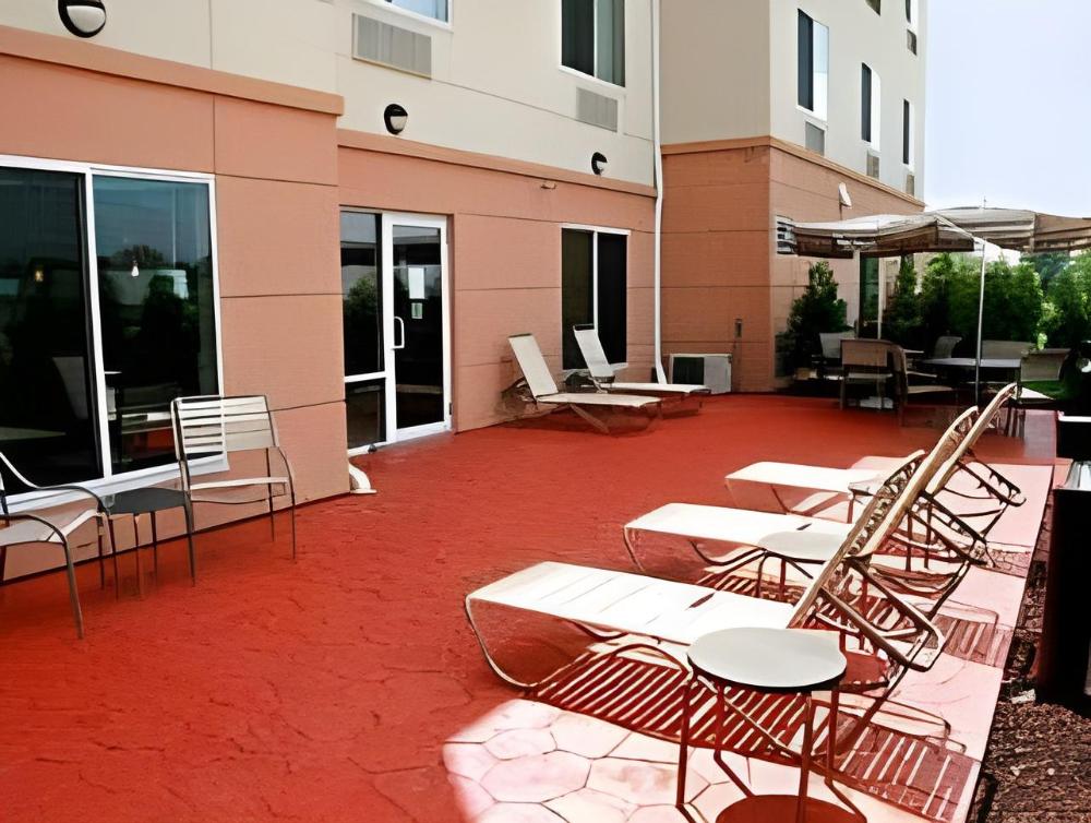 fairfield inn and suites by marriott toledo north