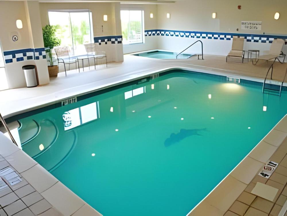 fairfield inn and suites by marriott toledo north