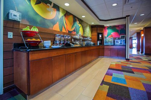 fairfield inn and suites by marriott toledo north