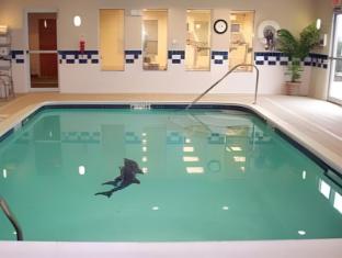 fairfield inn and suites by marriott toledo north
