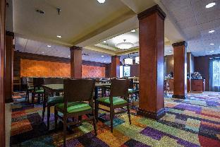 fairfield inn and suites by marriott toledo north