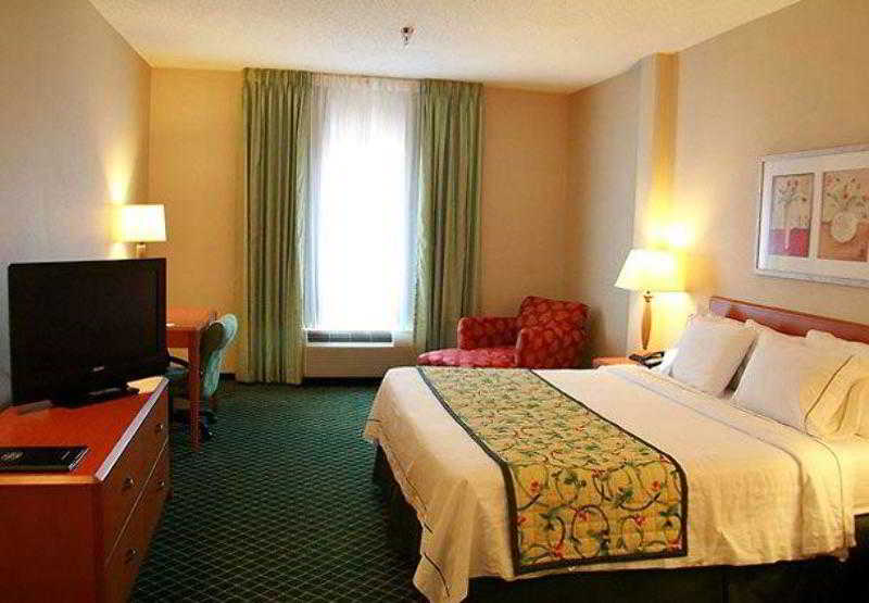 fairfield inn and suites by marriott toledo north