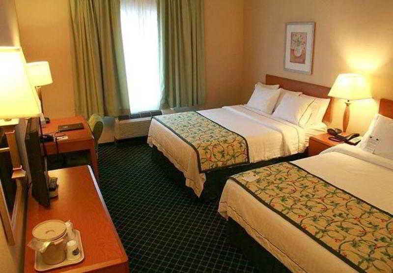 fairfield inn and suites by marriott toledo north
