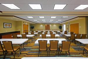 fairfield inn and suites by marriott toledo north