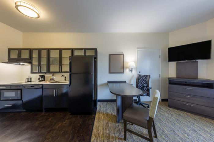 candlewood suites south springfield by ihg