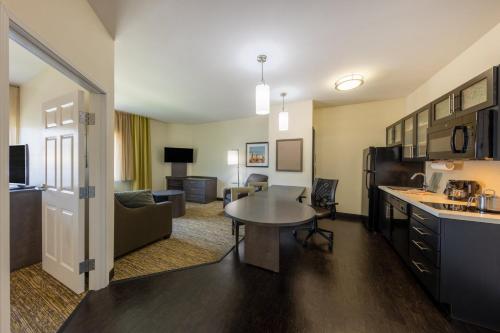 candlewood suites south springfield by ihg