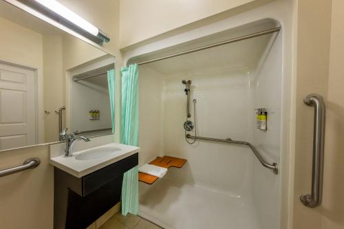 candlewood suites south springfield by ihg