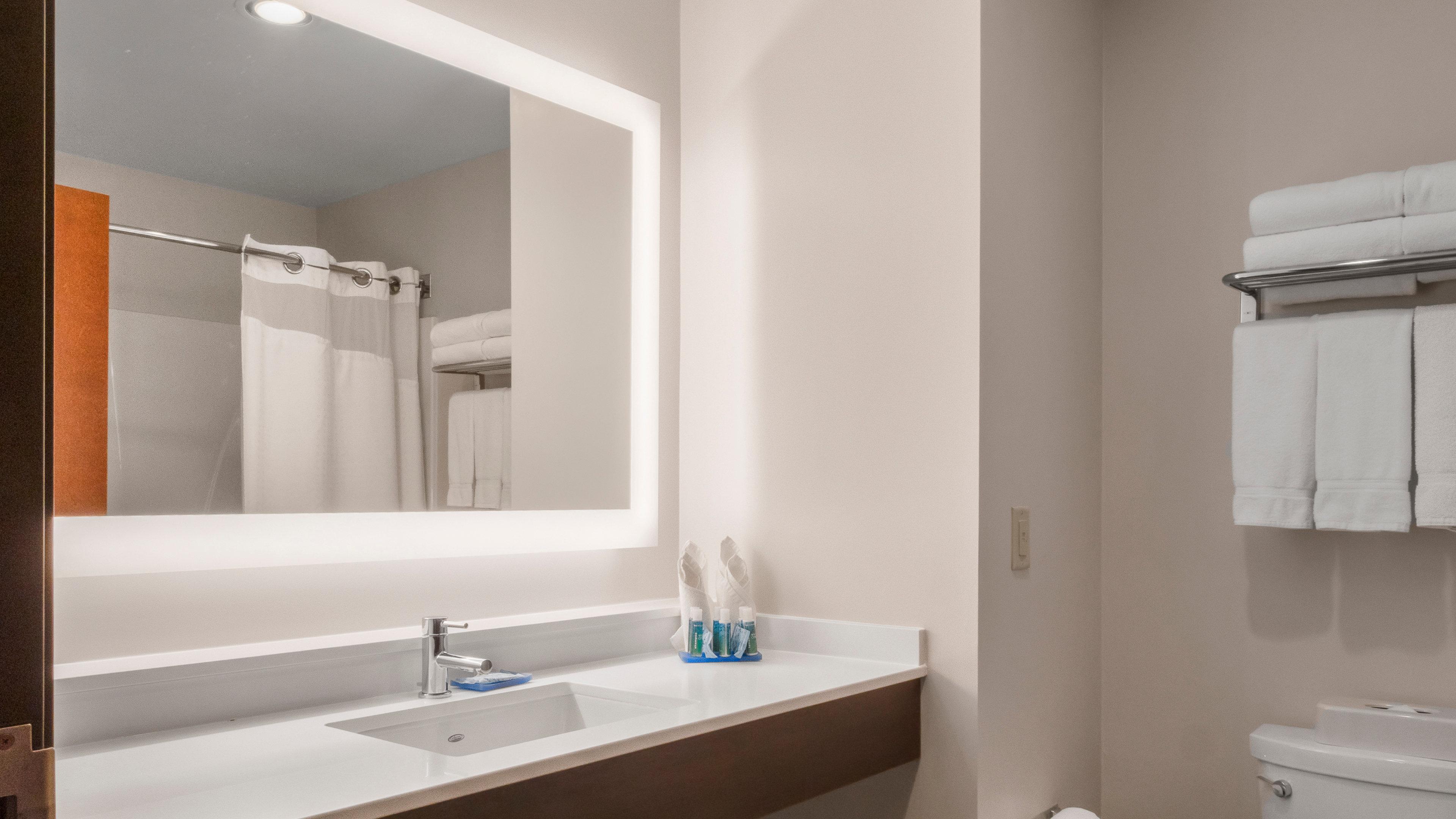 holiday inn express and suites newton by ihg