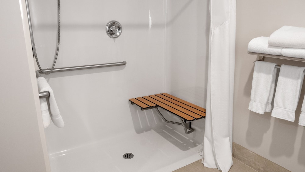 holiday inn express and suites newton by ihg