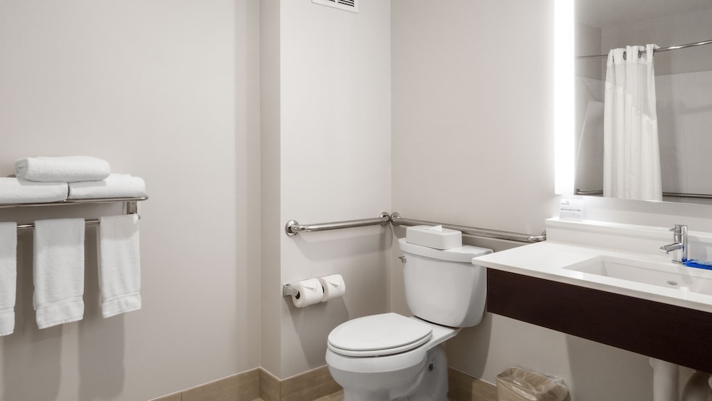holiday inn express and suites newton by ihg