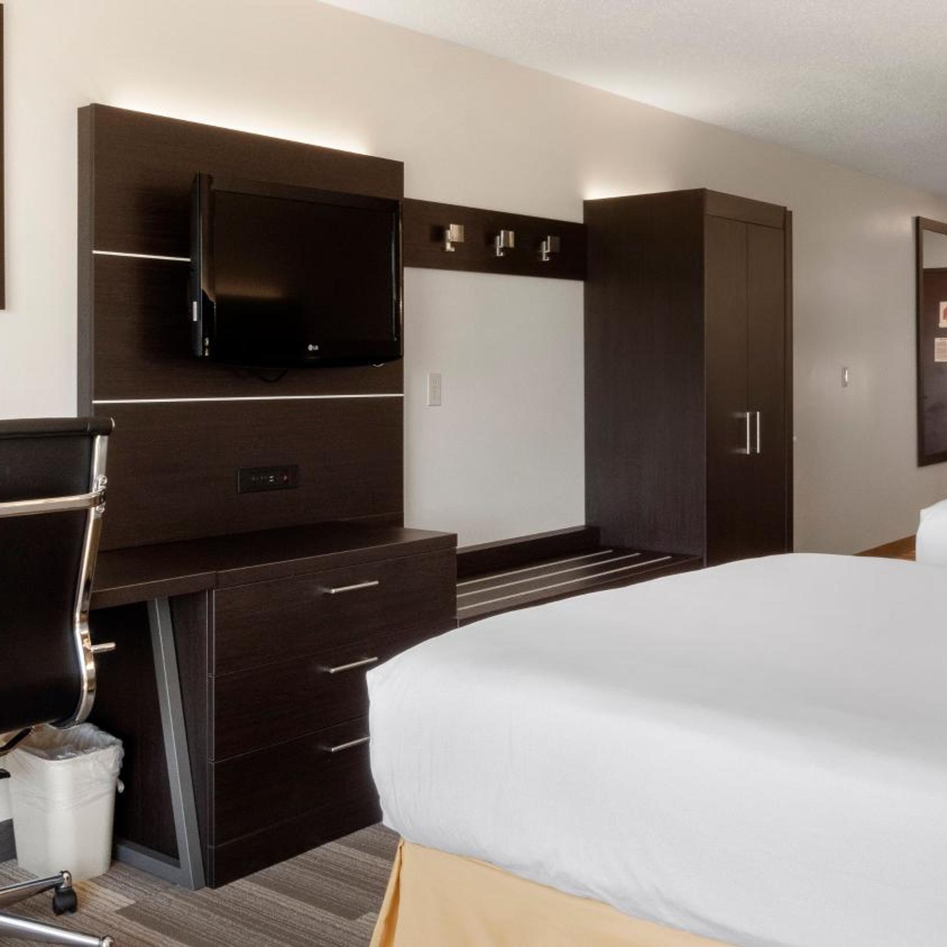 holiday inn express and suites newton by ihg