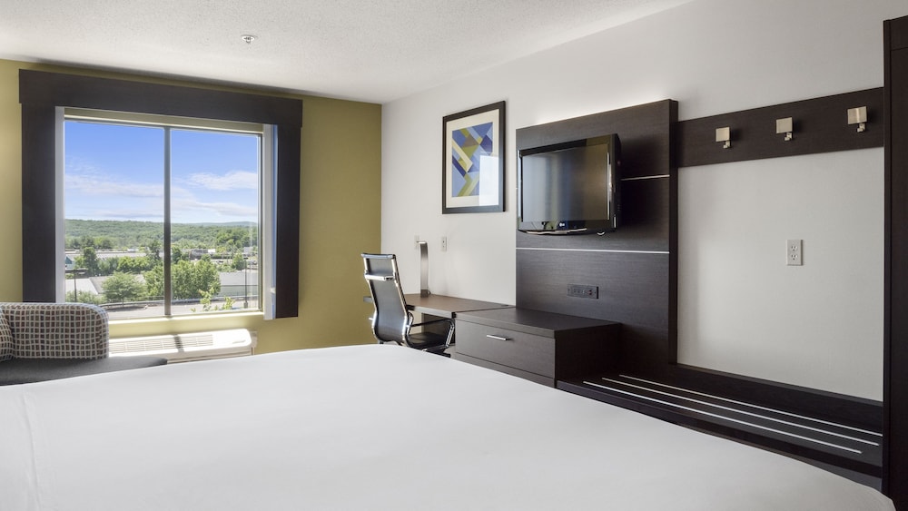holiday inn express and suites newton by ihg