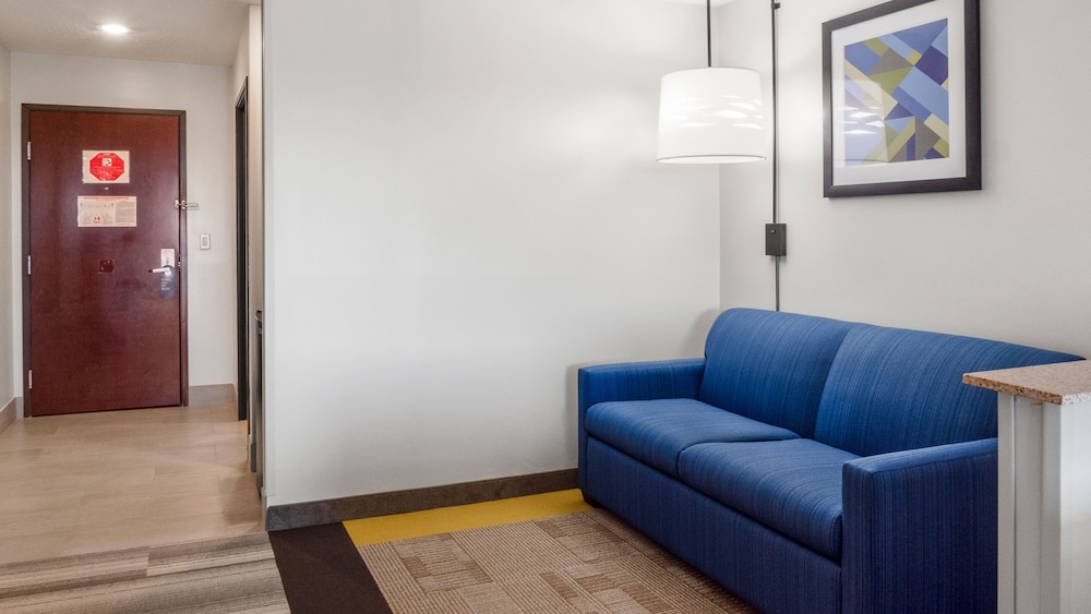holiday inn express and suites newton by ihg