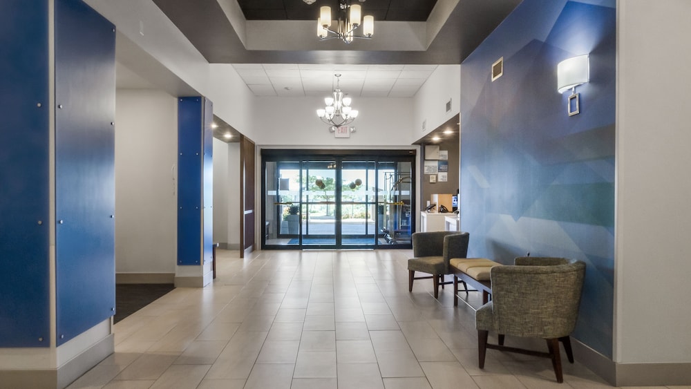 holiday inn express and suites newton by ihg