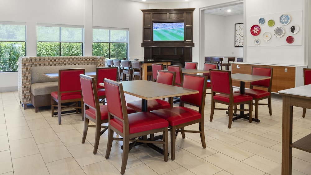 holiday inn express and suites newton by ihg