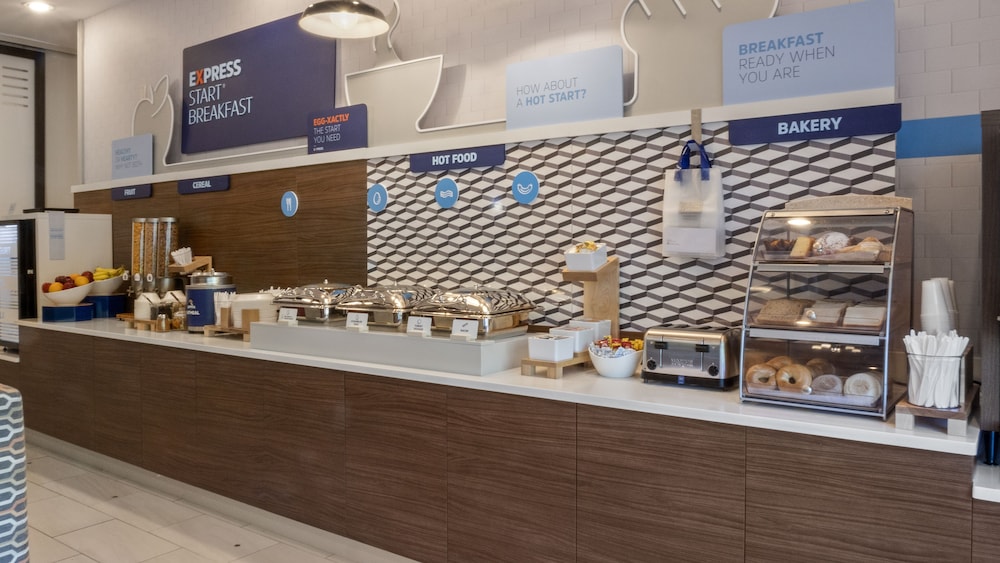 holiday inn express and suites newton by ihg