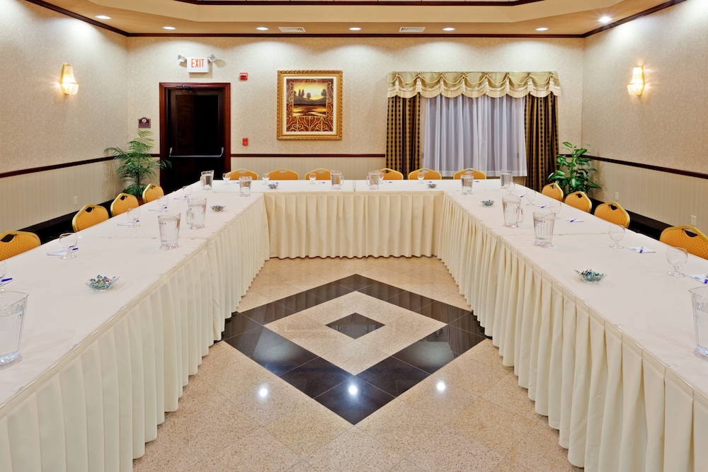 holiday inn express and suites newton by ihg