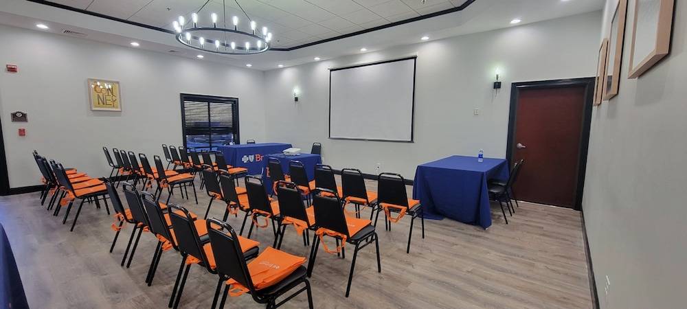 holiday inn express and suites newton by ihg