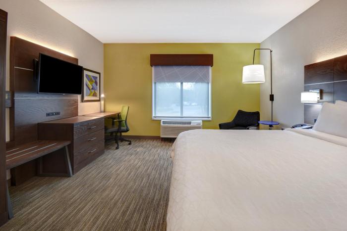 holiday inn express and suites smyrna by ihg