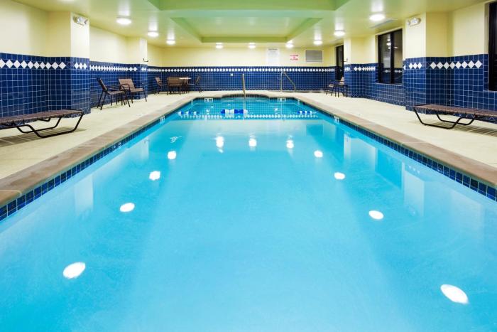 holiday inn express and suites smyrna by ihg