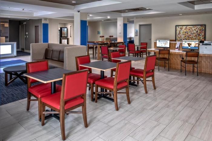 holiday inn express and suites smyrna by ihg