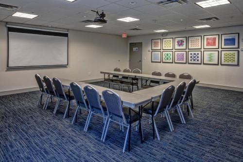 holiday inn express and suites smyrna by ihg