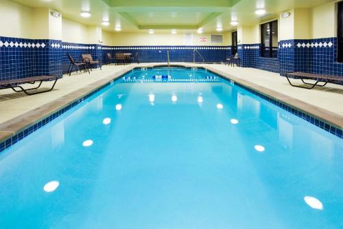holiday inn express and suites smyrna by ihg