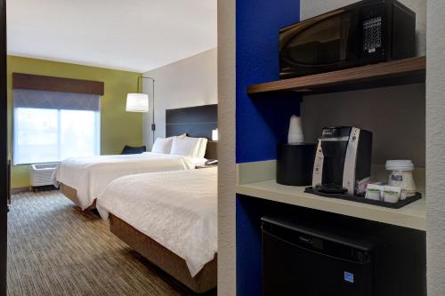 holiday inn express and suites smyrna by ihg