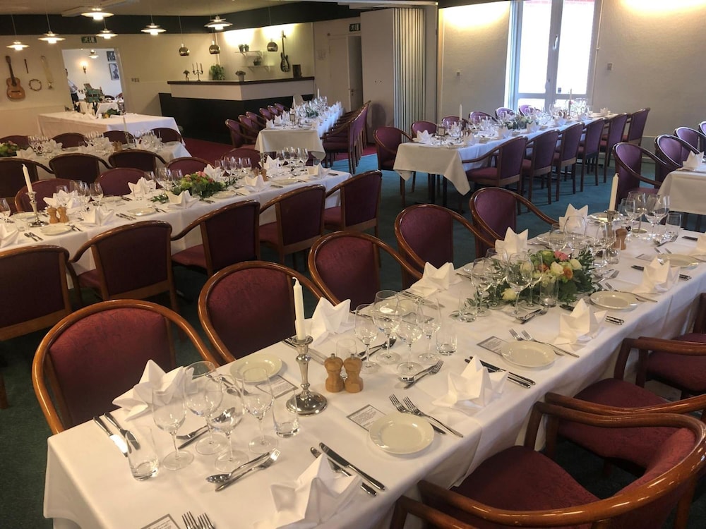 ansager hotel og hytteby