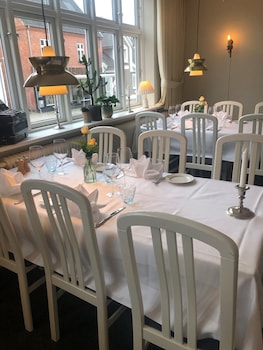 ansager hotel og hytteby