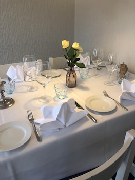 ansager hotel og hytteby