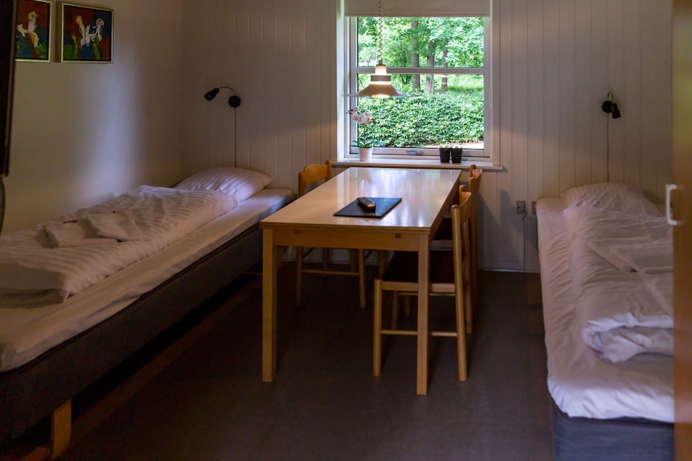 ansager hotel og hytteby