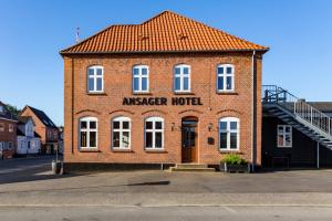 ansager hotel og hytteby