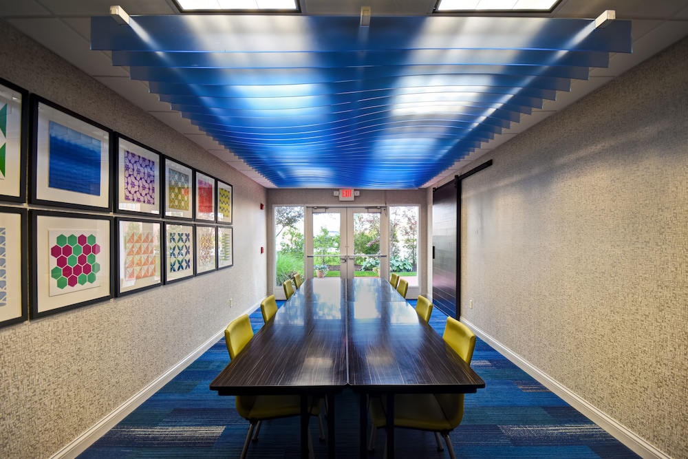holiday inn express and suites schererville by ihg