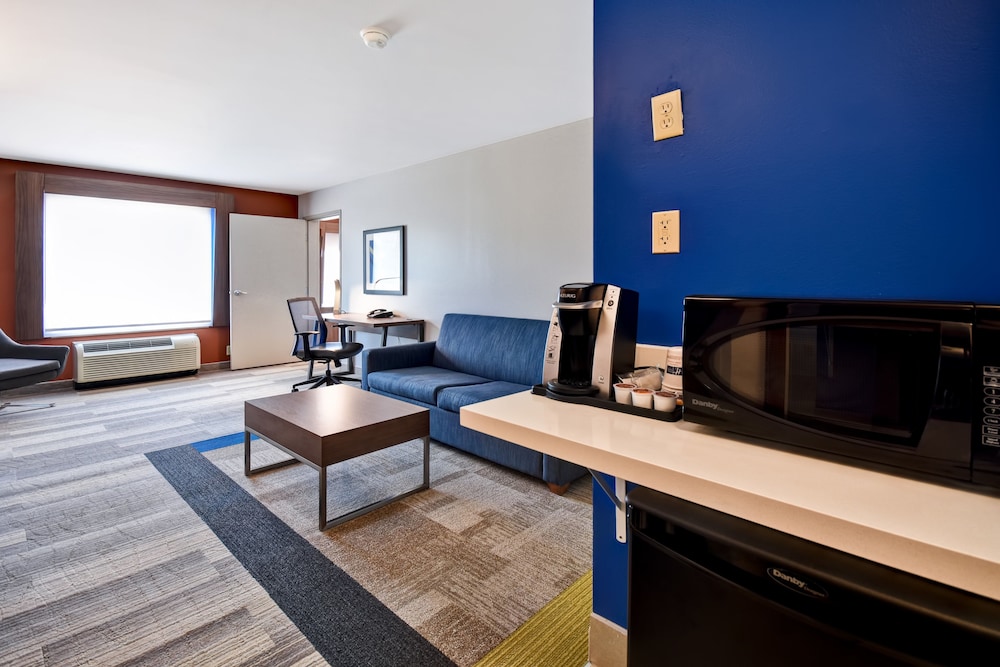 holiday inn express and suites schererville by ihg