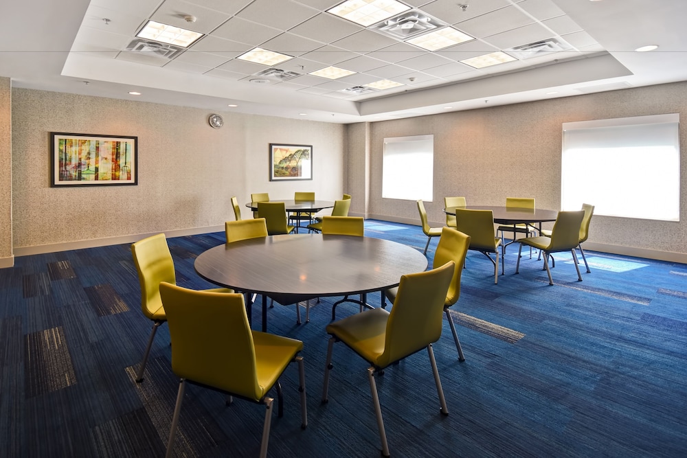 holiday inn express and suites schererville by ihg