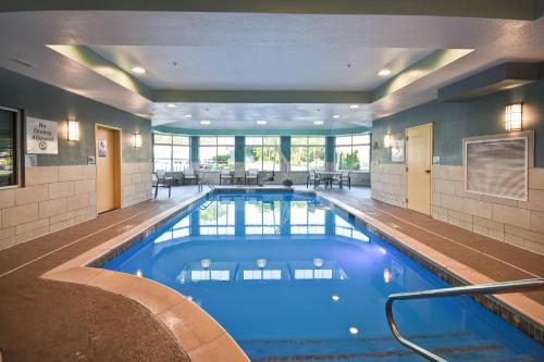 holiday inn express and suites schererville by ihg
