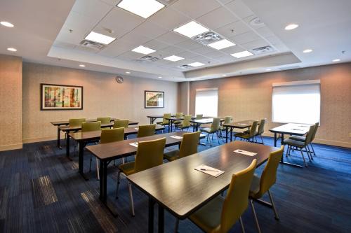 holiday inn express and suites schererville by ihg