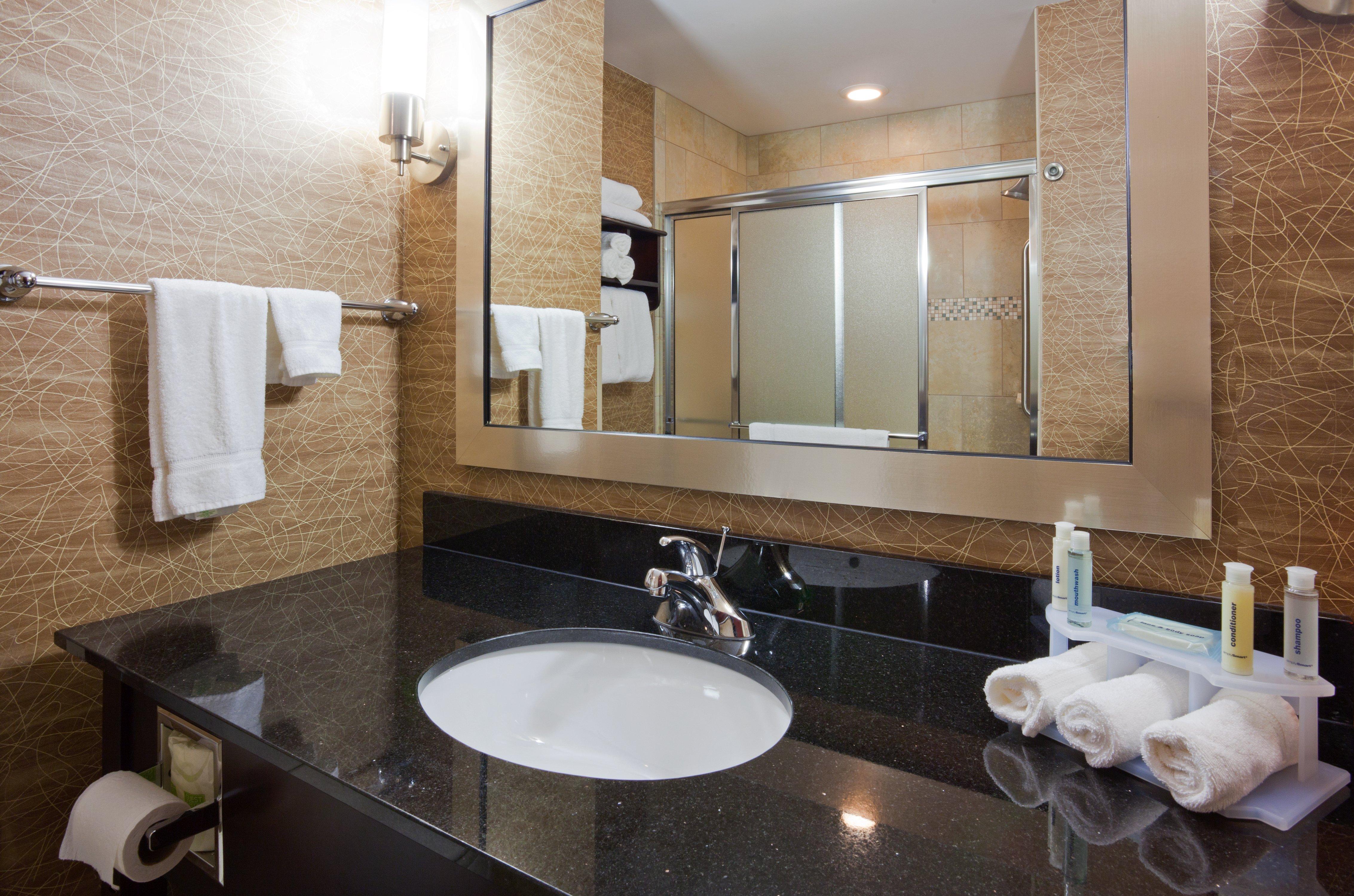 holiday inn express and suites rochester west medical center by ihg