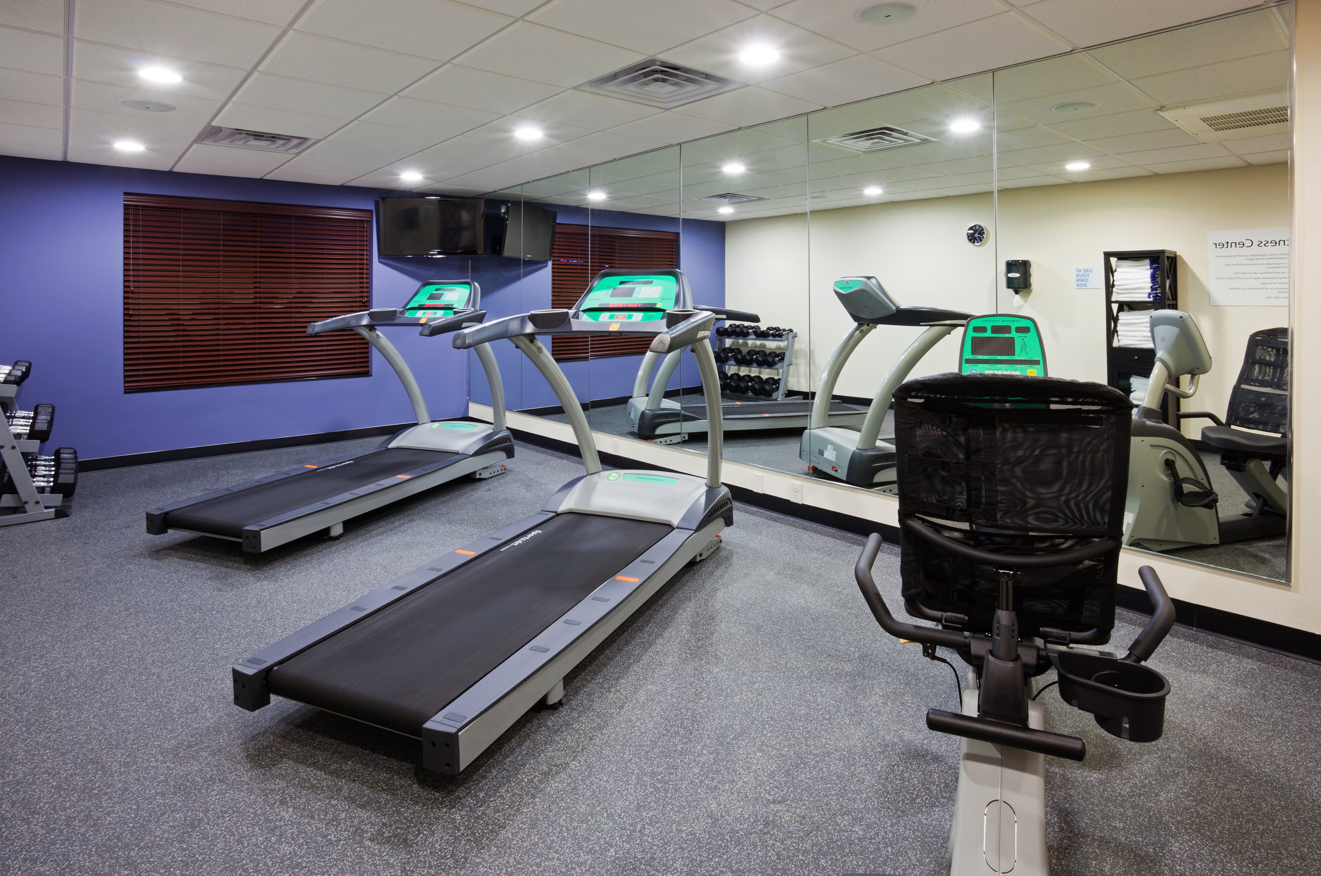holiday inn express and suites rochester west medical center by ihg