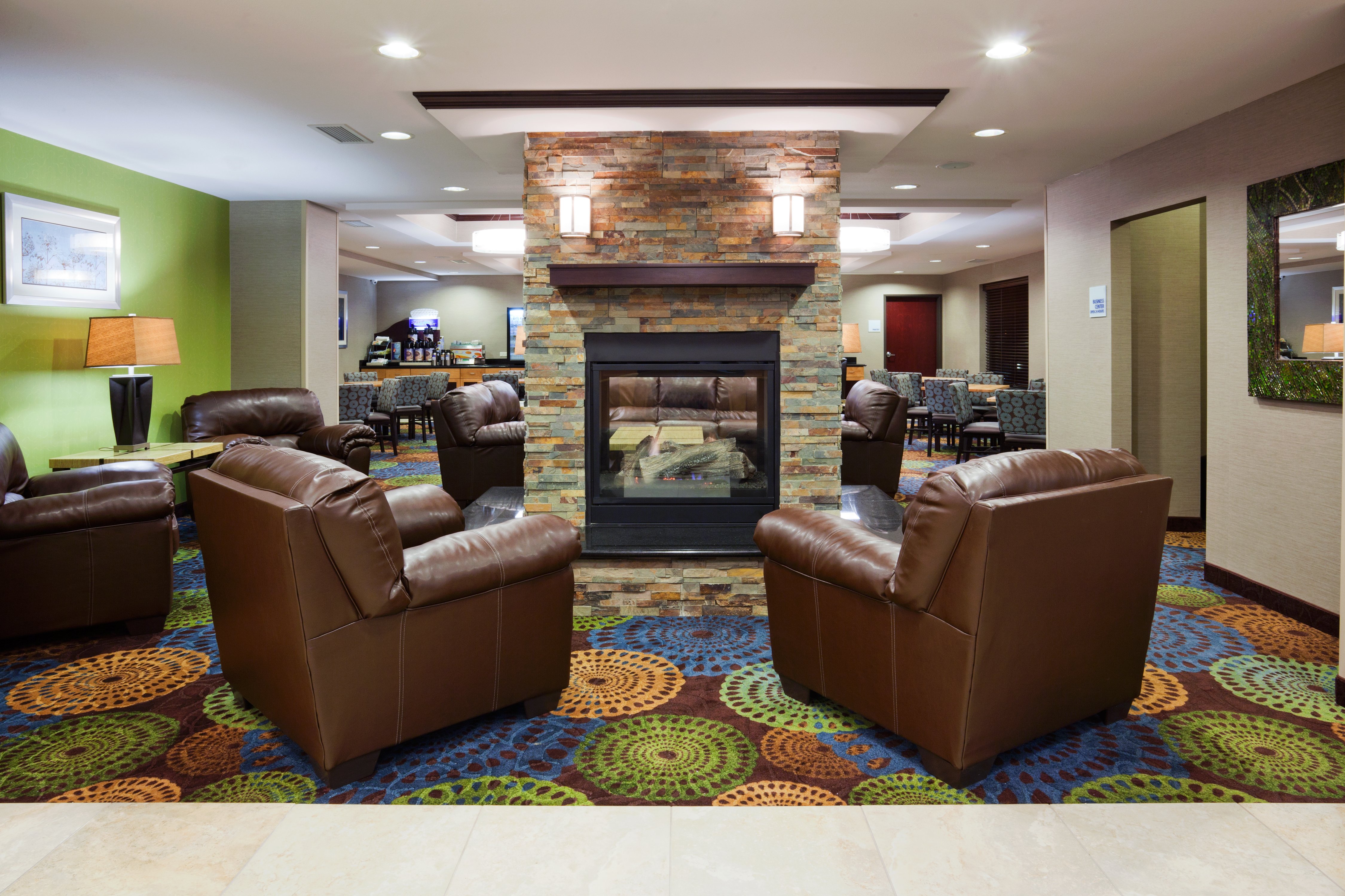 holiday inn express and suites rochester west medical center by ihg