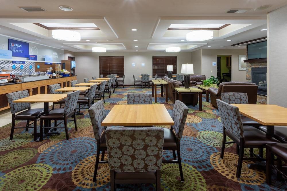 holiday inn express and suites rochester west medical center by ihg