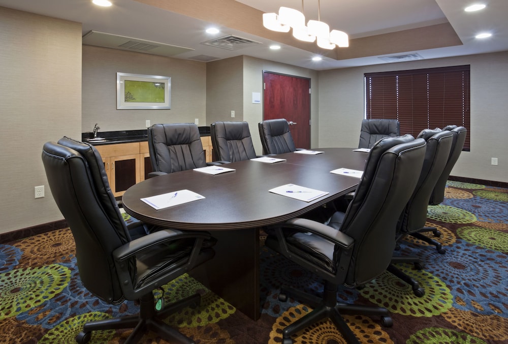 holiday inn express and suites rochester west medical center by ihg