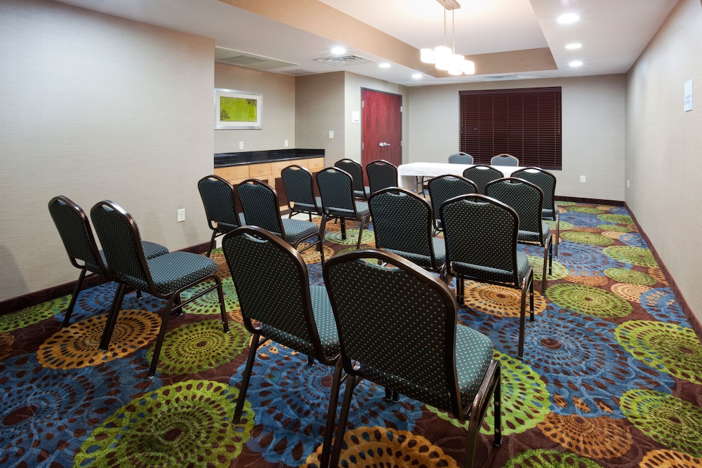holiday inn express and suites rochester west medical center by ihg