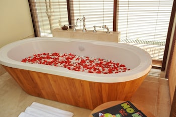 Komaneka At Rasa Sayang,Gianyar>>Bali,4 star