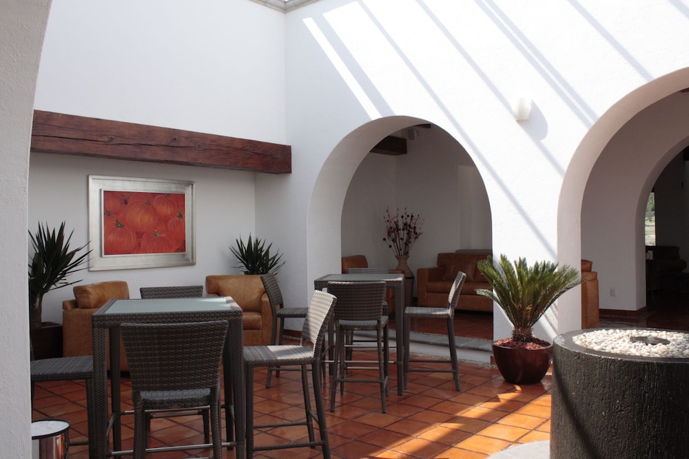 hotel villa mexicana golf resort